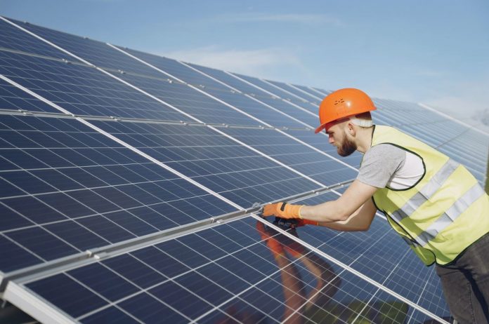 Fonte solar já trouxe ao Brasil cerca de R$ 125,3 bilhões em investimentos