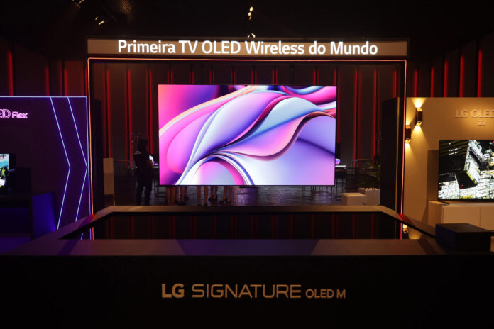 LG celebra dez anos de pioneirismo ao lançar a TV OLED.