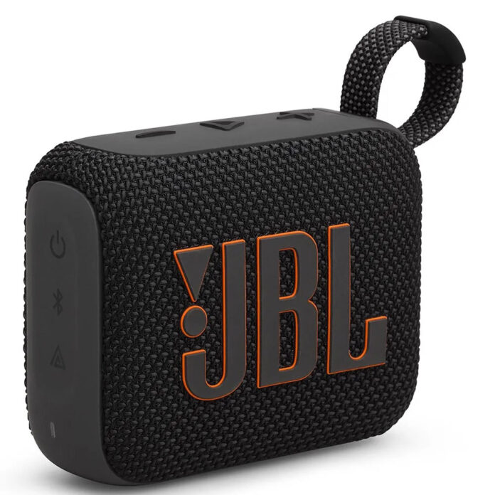 Prática, bonita e muito resistente, caixa de som JBL Go 4 “toca muito” em qualquer cenário.